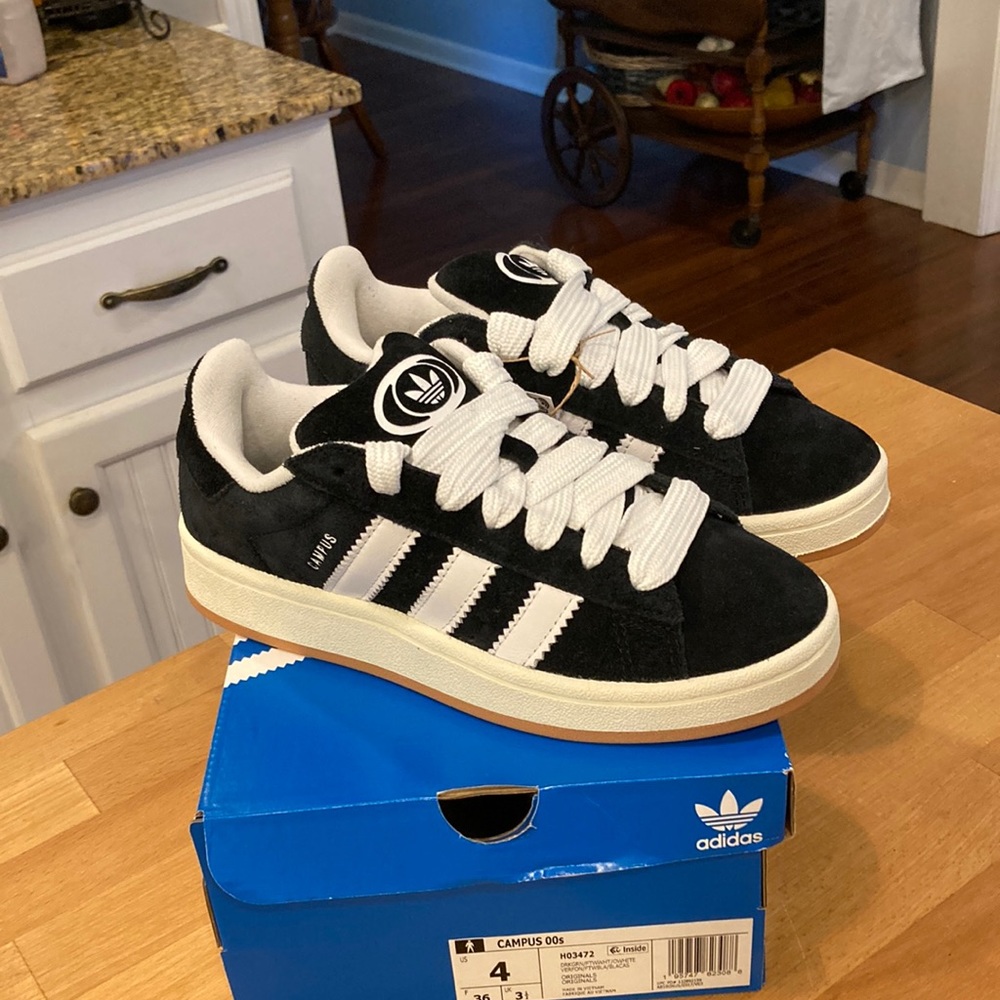 Adidas campus 2000s size 4
